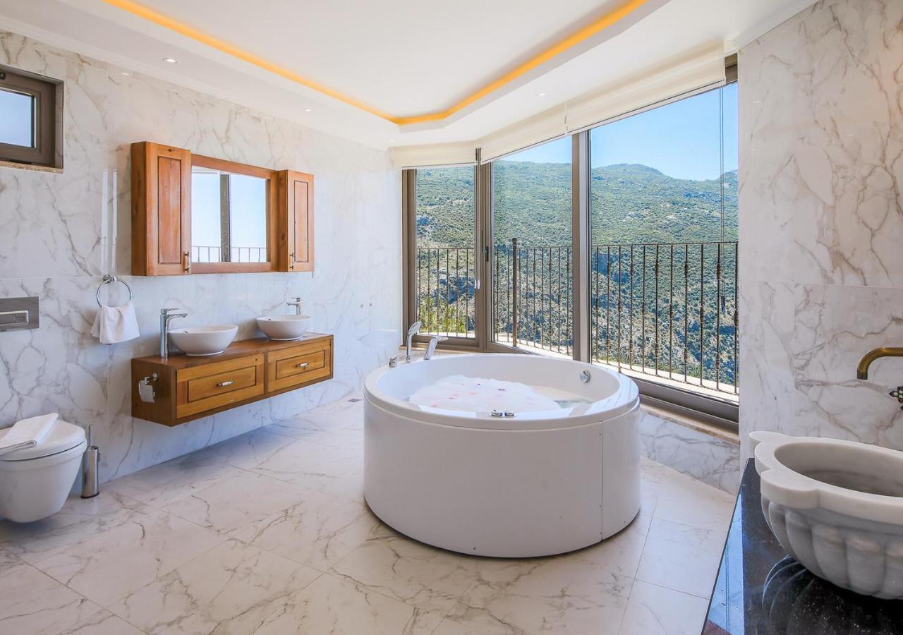 Villa 5 Sleeps 6 Isolated Pool See And Montain View-Villa Kartal Yuvasi Uzumlu  エクステリア 写真