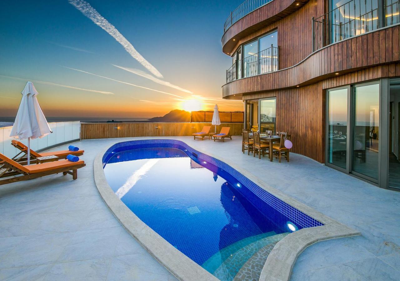 Villa 5 Sleeps 6 Isolated Pool See And Montain View-Villa Kartal Yuvasi Uzumlu  エクステリア 写真